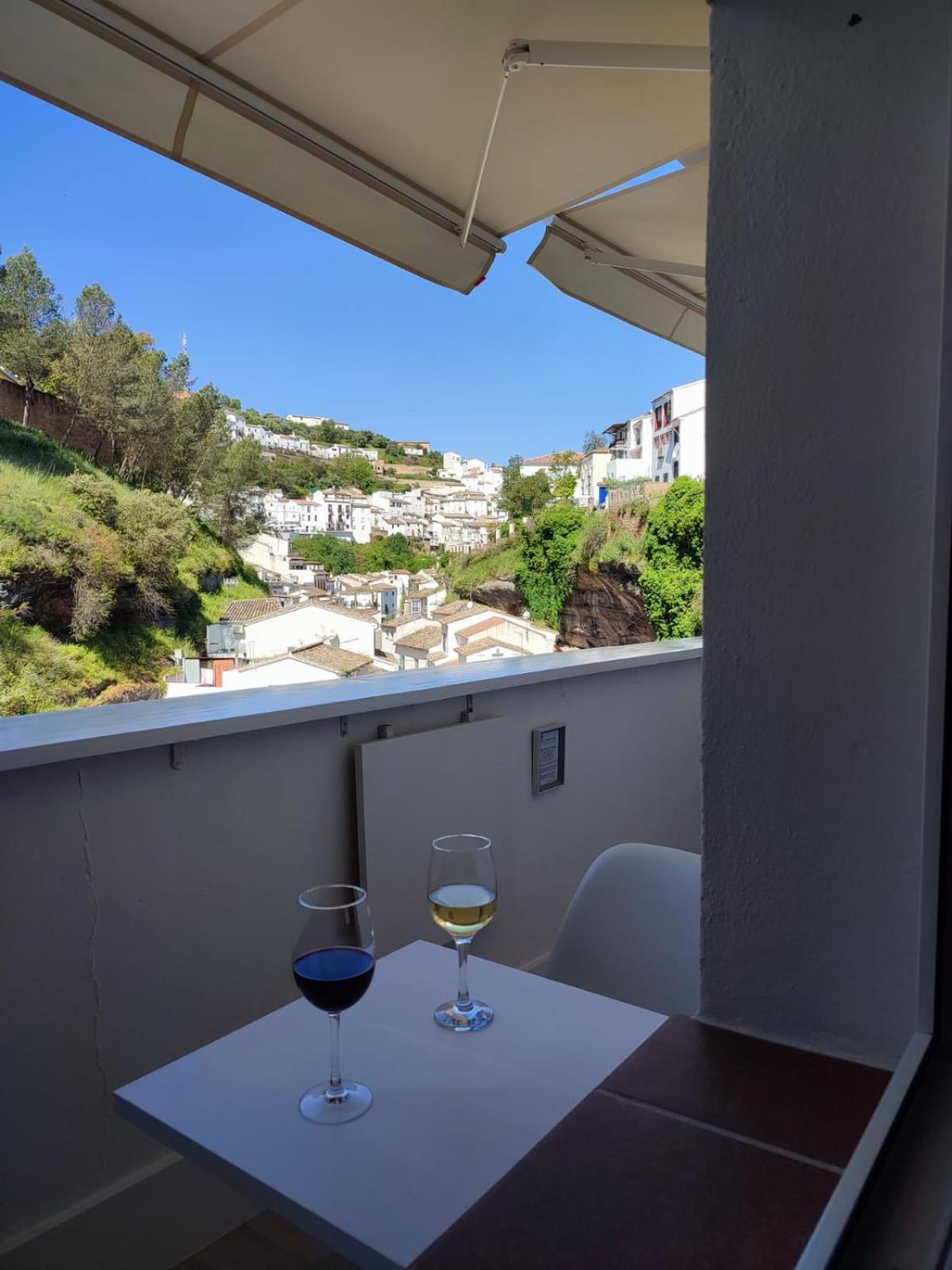 Apartament La Rosa Gris Setenil De Las Bodegas Zewnętrze zdjęcie